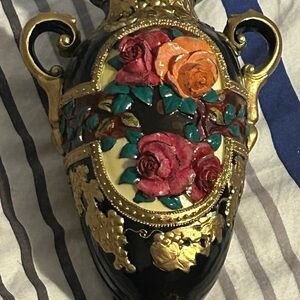 SAHIBA RISEN HAND PAINTED ROSE FLOWER VASE , SIZE 6" X 4.5